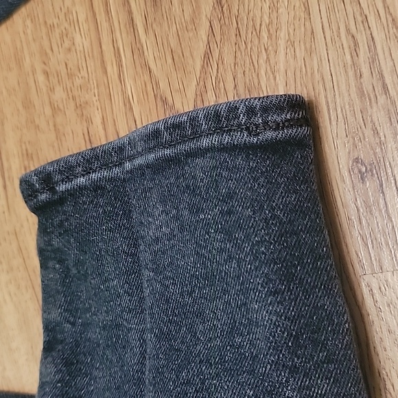 Levi's 711 Skinny Distressed Black Jeans Size 30 - Picture 4 of 9